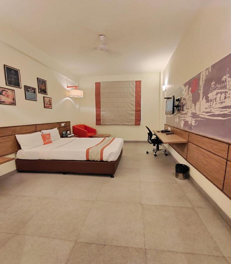 Max Hotels Jabalpur Eksteriør bilde